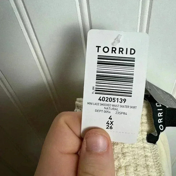 Torrid NWT Ivory Lace Smocked Waist Skater Skirt 4X P52 - Picture 14 of 14